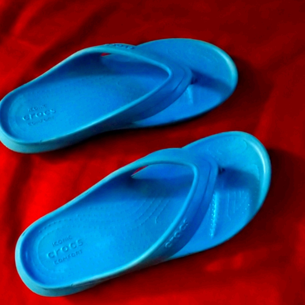 Girls Croc flip flops